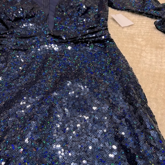 ✨Donating on 8/1/23✨CHARLOTTE RUSSE Full Sequins Dress - Picture 4 of 7